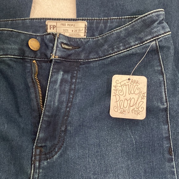 FREE PEOPLE Flare jeans - NWT 24S - Picture 7 of 9